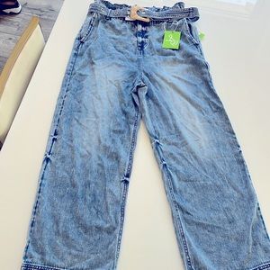 Sam Edelman Jean with matching belt with tags.